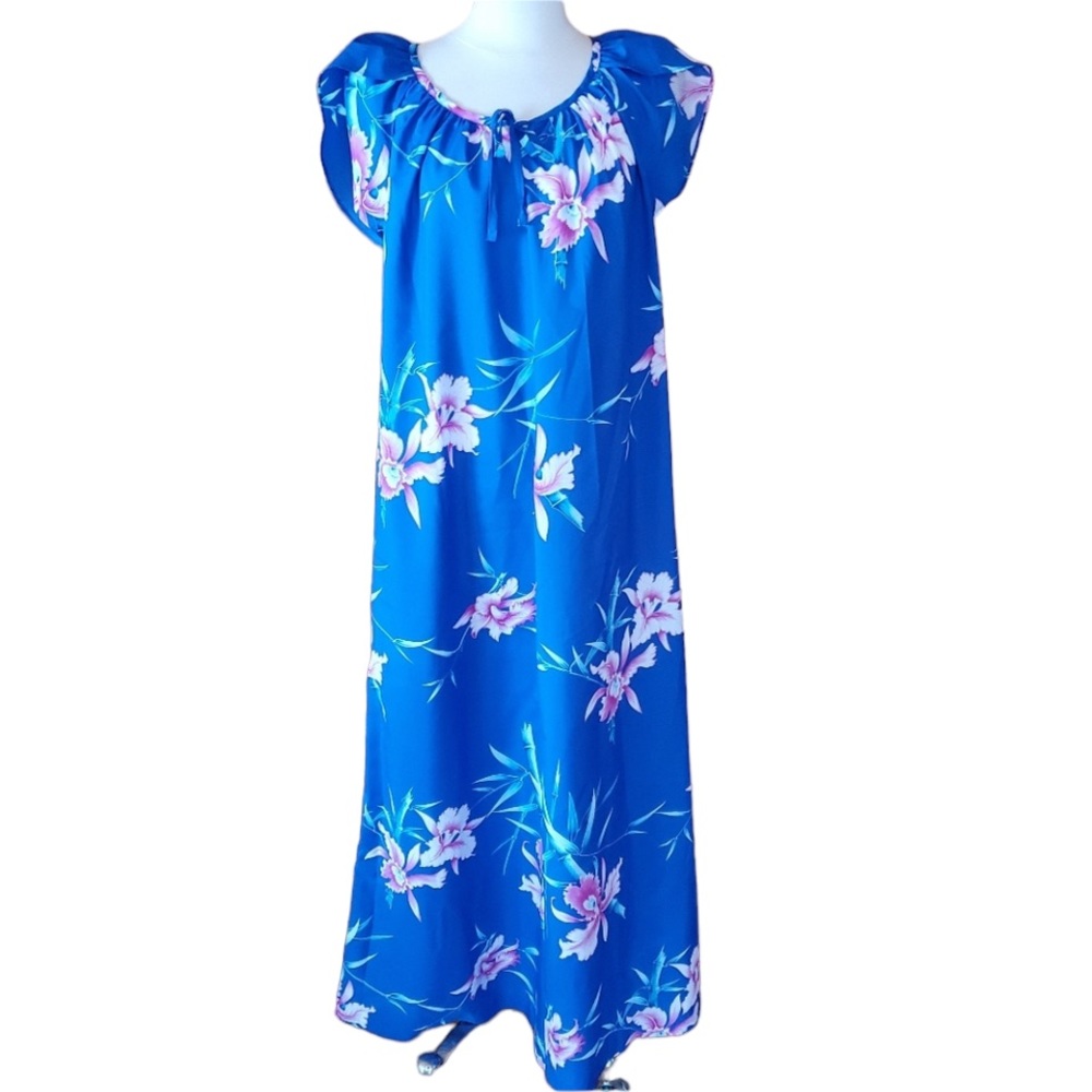 1970s Hilo Hattie, Made in Hawaii, Polyester Muumu